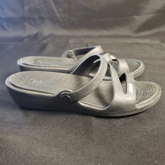 Crocs Strappy Black‎ Sandals Women’s 7 - Picture 2 of 7